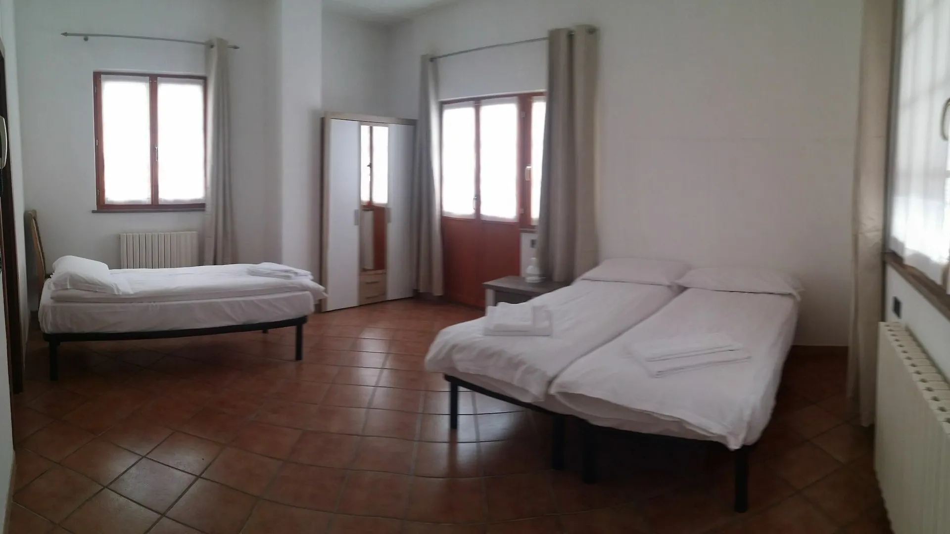 הקונטקטים של Chalet Olta